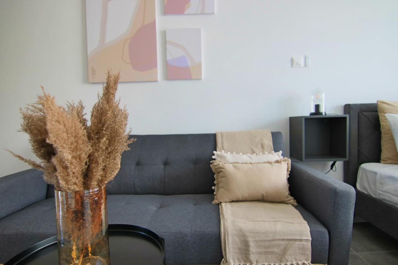 파포스 Phaedrus Living: Seaside Luxury Flat Athina 117 아파트 외부 사진