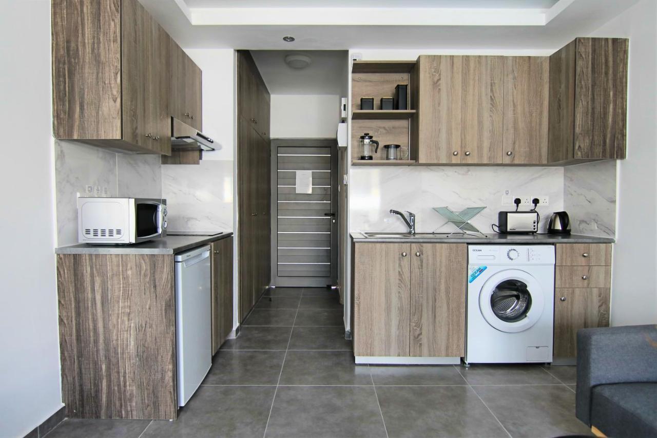 파포스 Phaedrus Living: Seaside Luxury Flat Athina 117 아파트 외부 사진