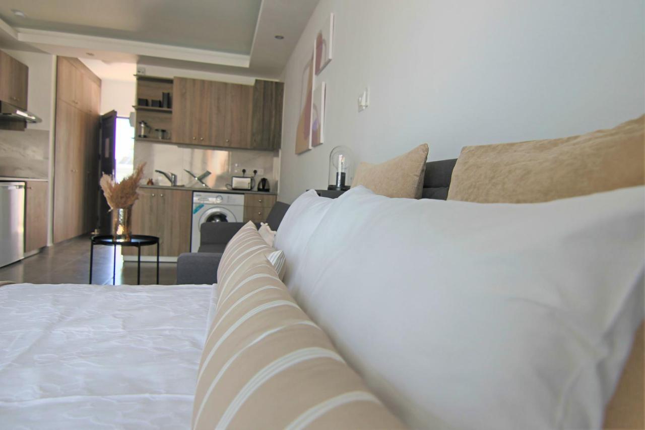 파포스 Phaedrus Living: Seaside Luxury Flat Athina 117 아파트 외부 사진